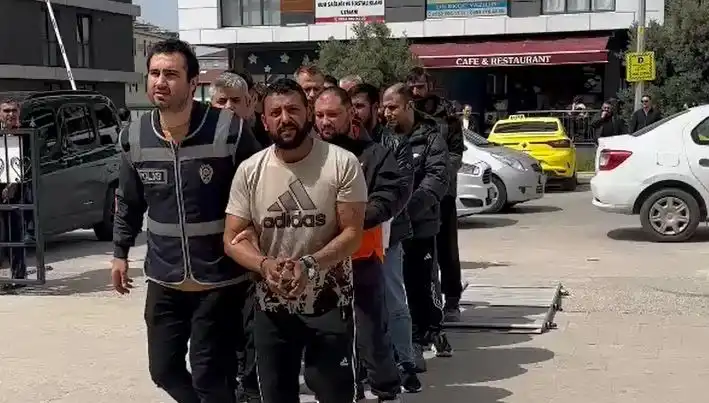 Edirne'de Eş Zamanlı Operasyonla Yedi Firari Suçlu Yakalandı!