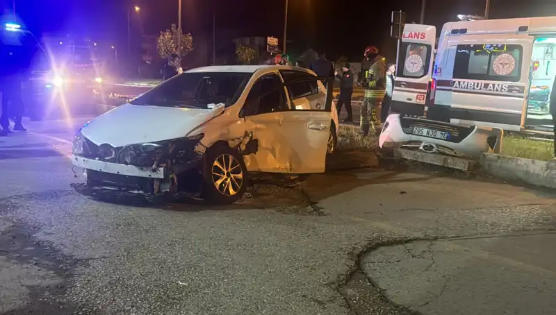 Pikap ve Otomobil Çarpıştı: Şok Edici Kazanın Ardındaki Gerçekler