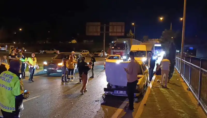 Otoyolda Kontrolsüz Geri Dönüş: 4 Yaralı, İkisi Çocuk