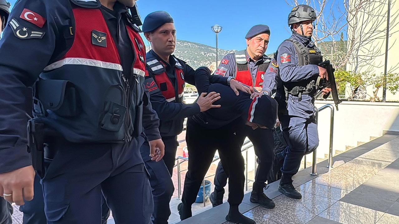 Interpol tarafından aranan zanlı Bodrum'da yakalandı.
