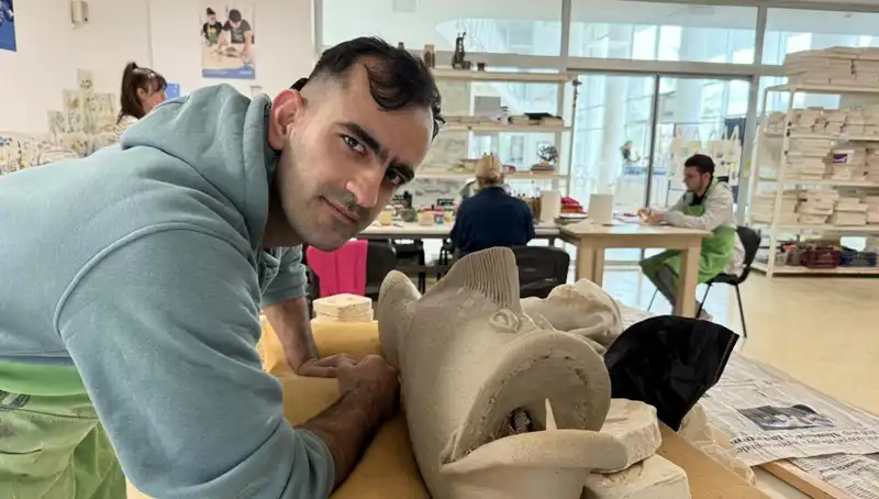 İşitme Engelli Rıfat Can: Başarısıyla Engelleri Aşan Bir İlham Kaynağı