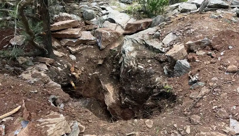 Eski Vali ve Emekli Albay, Define Peşinde Yakalandı!