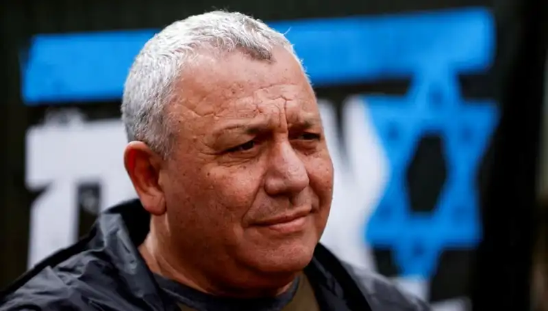 İsrail'de Siyasi Deprem: Gadi Eisenkot İstifa Etti, Gözler Yeni İsimlerde