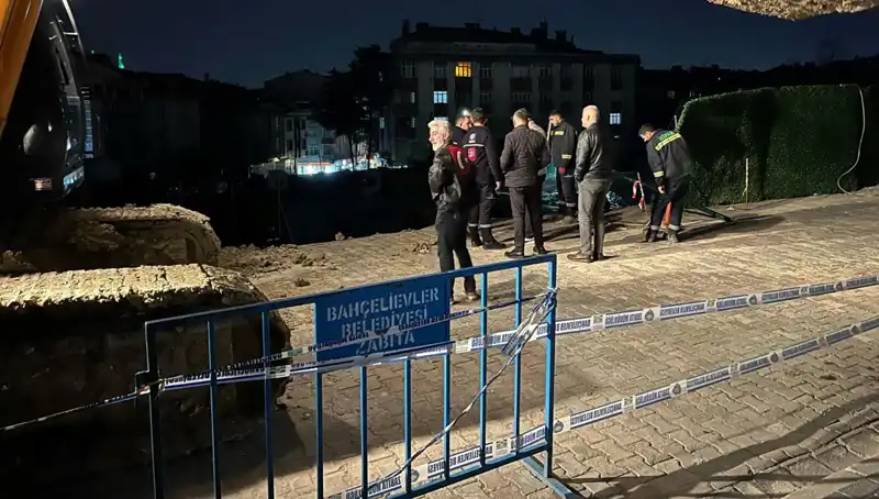 İstanbul'da İnşaat Kazası: Yol Çökmesi Panik Yarattı