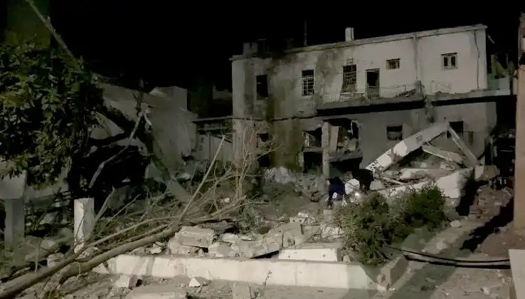 İsrail'in Hastane Saldırısı: Acil Servis Yıkıldı, Küçük Hayatlar Tehdit Altında