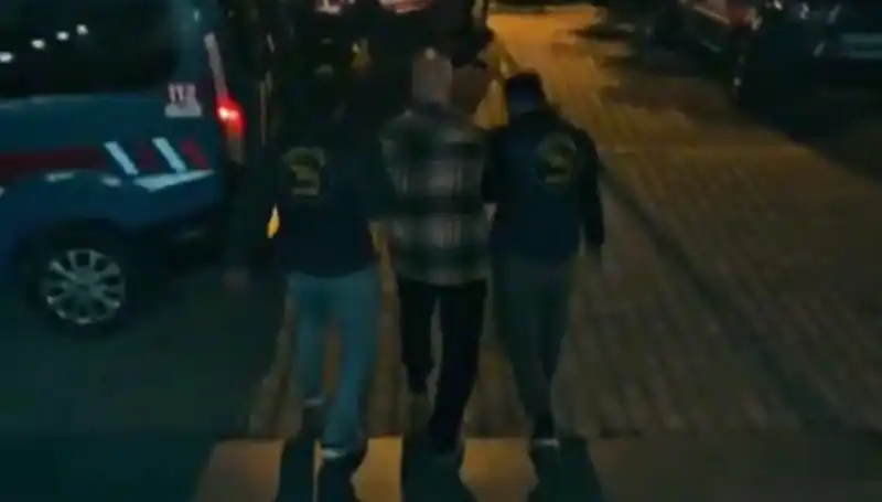 Antalya'da Rus Mafyasına Şok Gözaltı: Ünlü Üye Yakalandı!