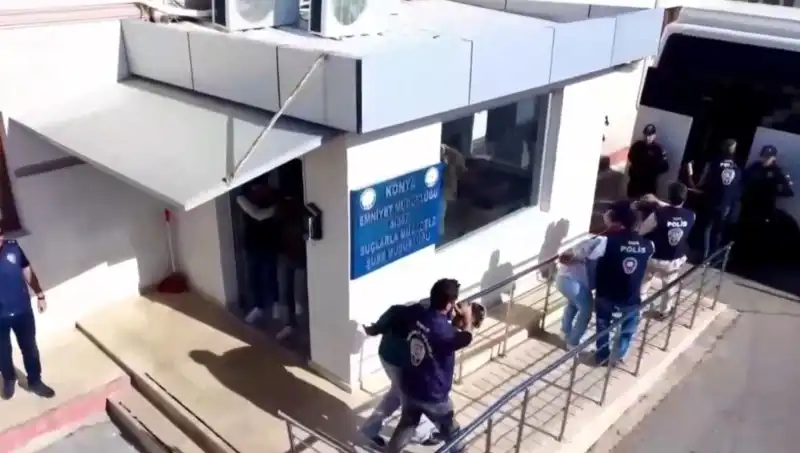 10 İlde Düzenlenen Dolandırıcılık Operasyonunda 13 Şahıs Tutuklandı