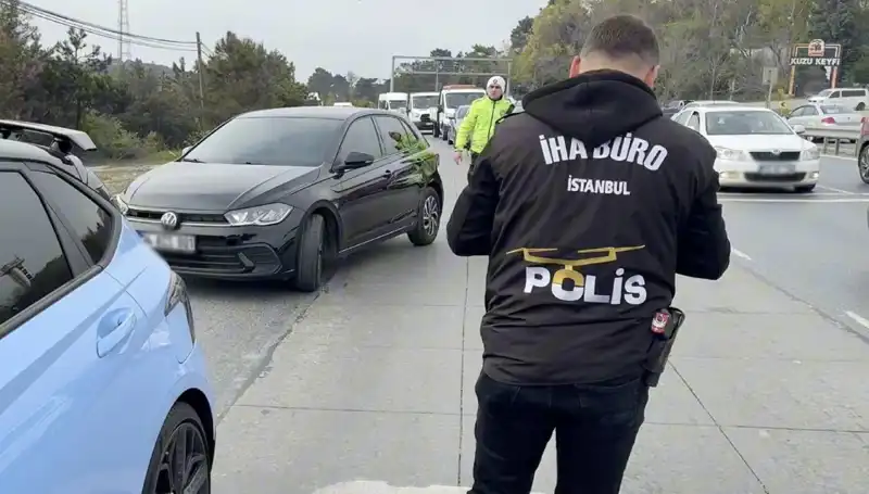 Emniyet Şeridini İhlal Eden Sürücü, Suç Üstü Yakalandı!