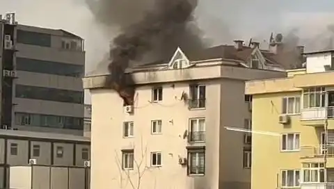 Mecidiyeköy'de Dört Katlı Binada Büyük Yangın Paniği: Apartman Sakinleri Ne Yaptı?