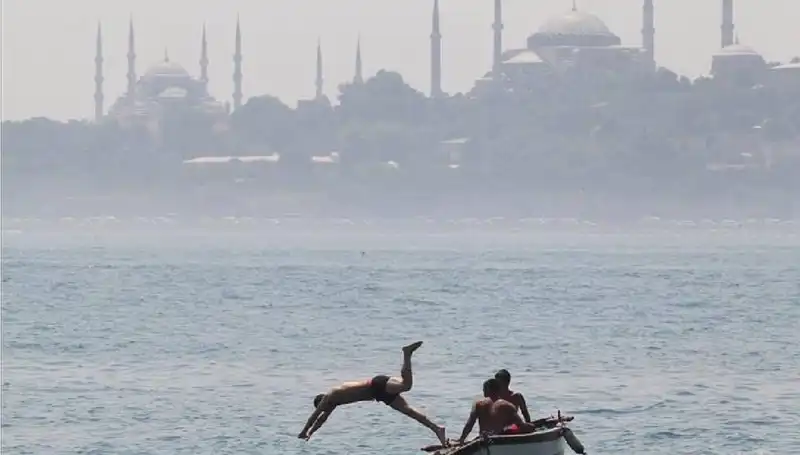 Aşırı Sıcak Hava Dalgası Geldi: 44 Dereceler Kapıda!