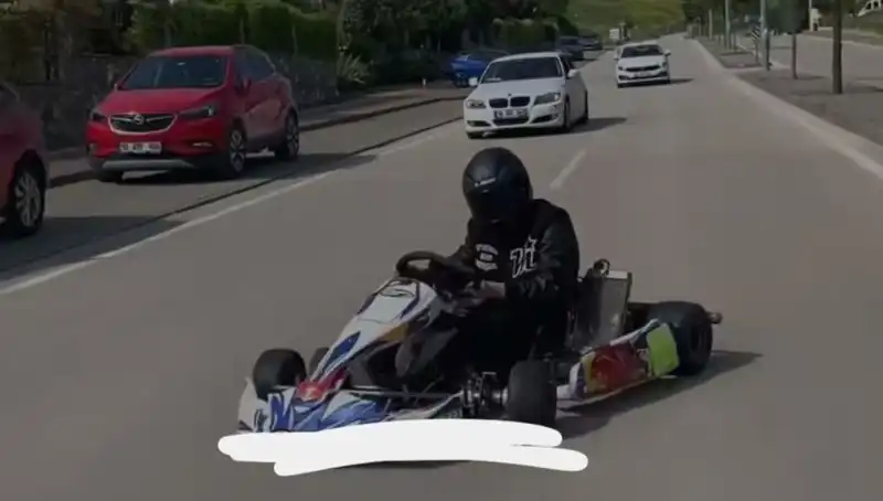 Go-Kart Sürücüsünden Şaşırtan Drift Gösterisi Yolda Hepsini İkna Etti!