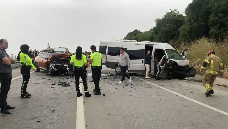 Trafikteki Çarpışmanın Ardından İki Sürücü Arasında Yaşanan Düşündüren Kavga