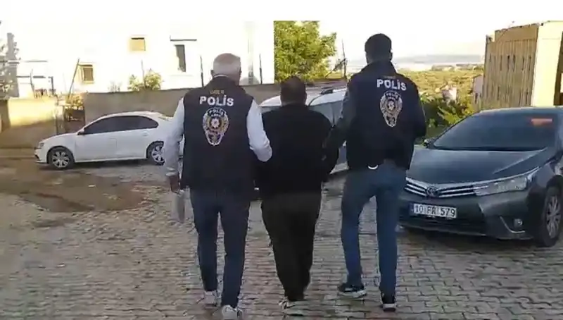 Balıkesir'de Dolandırıcılık Çetesi Çökertildi: Dört Tutuklama Gerçekleşti