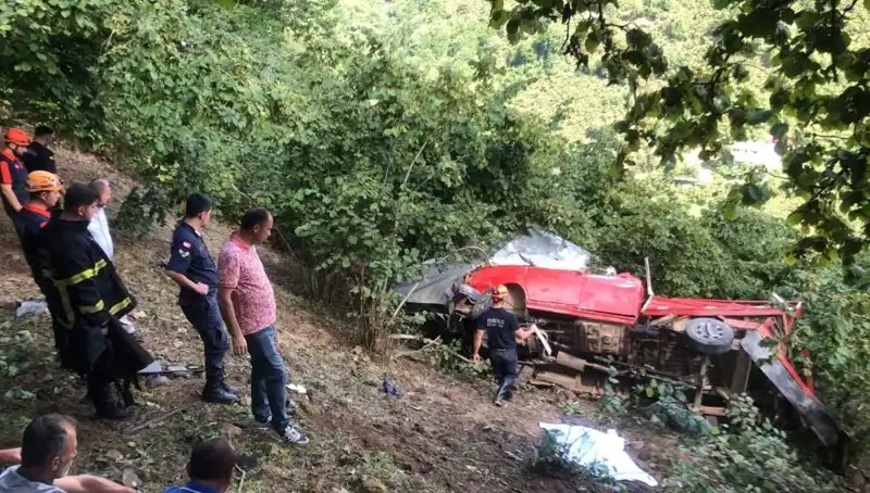 Fındık İşçilerini Taşıyan Araç Kaza Yaptı: Hayatını Kaybedenler ve Yaralılar Var