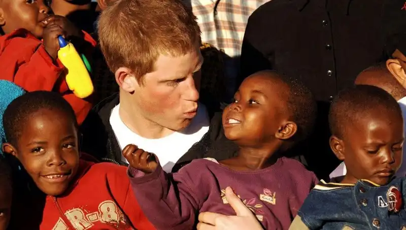 Prens Harry, 20 Yıldır Emek Verdiği Afrika Projesine Veda Etti!