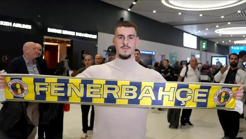 Fenerbahçe, Gençyeteneği Mimovic'in Lisansını Çıkardı: Futbolseverler Heyecanlı