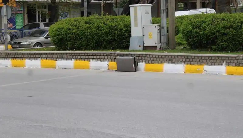 Minibüsten Düşen Valiz Polisi Harekete Geçirdi: Gizemli İçerik Ne?