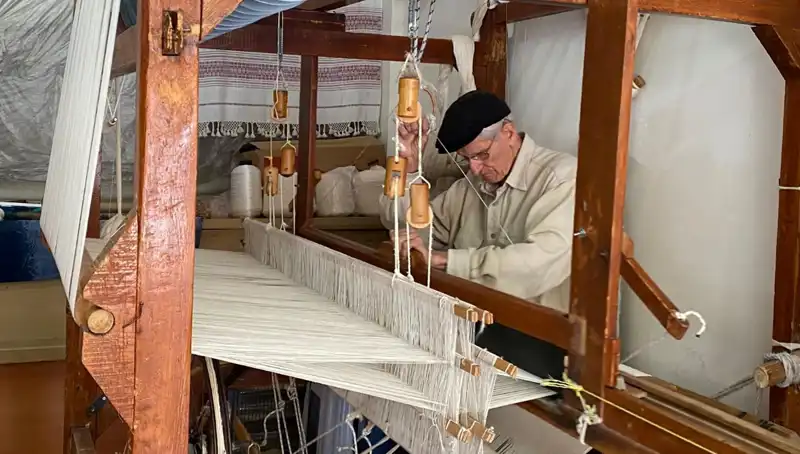 İpleri Sanata Dönüştüren Usta: 62 Yıldır El Emeğiyle Yaşayan Bir Efsane