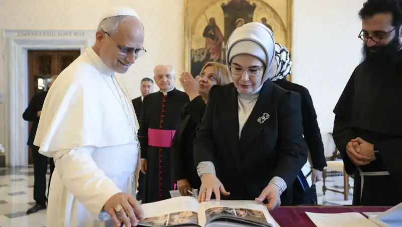 Emine Erdoğan ve Papa Leo’nun Gazze Üzerine Görüşmesi: Ortadoğu’da Yeni Bir Dönem Mi?