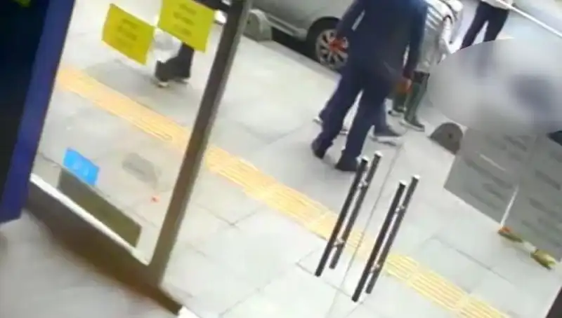 Esenlerde Feci Kaza: Hafriyat Kamyonu Kaldırımda Yürüyen Kişiyi Ezdi