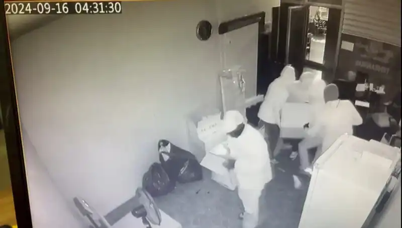 Kasayı Açamadılar, Sırtlayıp Götürdüler: Yüzlerce Lira Hırsızlığı!