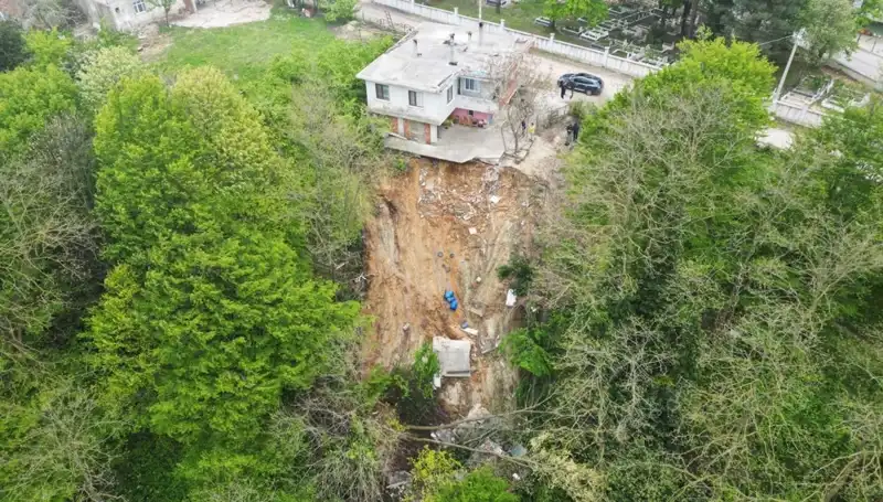 Sesin Peşinden Giden Adam, Şaşırtıcı Bir Manzarayla Karşılaştı