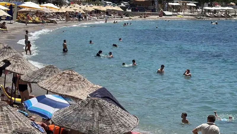 Hava Sıcaklığı 36 Dereceye Ulaştı: Serinlemek İçin Sahile Akın Edildi