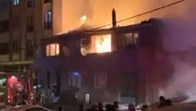 Gaziosmanpaşa’da Yangın: İki Bina Alev Alev Oldu, Yangının Nedeni Araştırılıyor