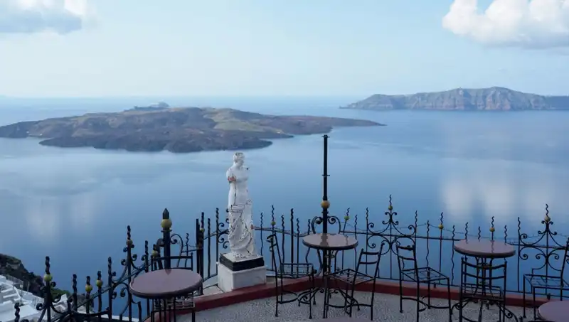Santorini’de Tedirginlik Yaratan Bekleyiş: Ada Sulara Gömülme Tehlikesiyle Karşı Karşıya