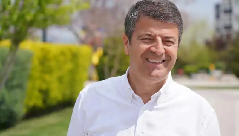 Abdurrahman Tutdere: Adıyaman'ın Seçkin Belediye Başkanı ve Siyasi Kariyeri