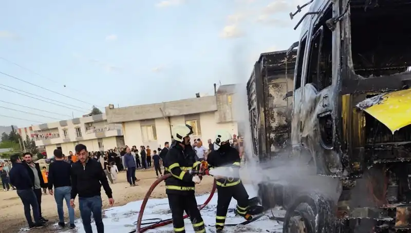 Park Halindeki İki TIR, Alev Alev Yandı: Olay Anı ve Sonrası