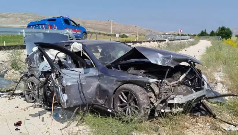 Sivas’ta Feci İki Trafik Kazası: 9 Yaralı Hastaneye kaldırıldı!