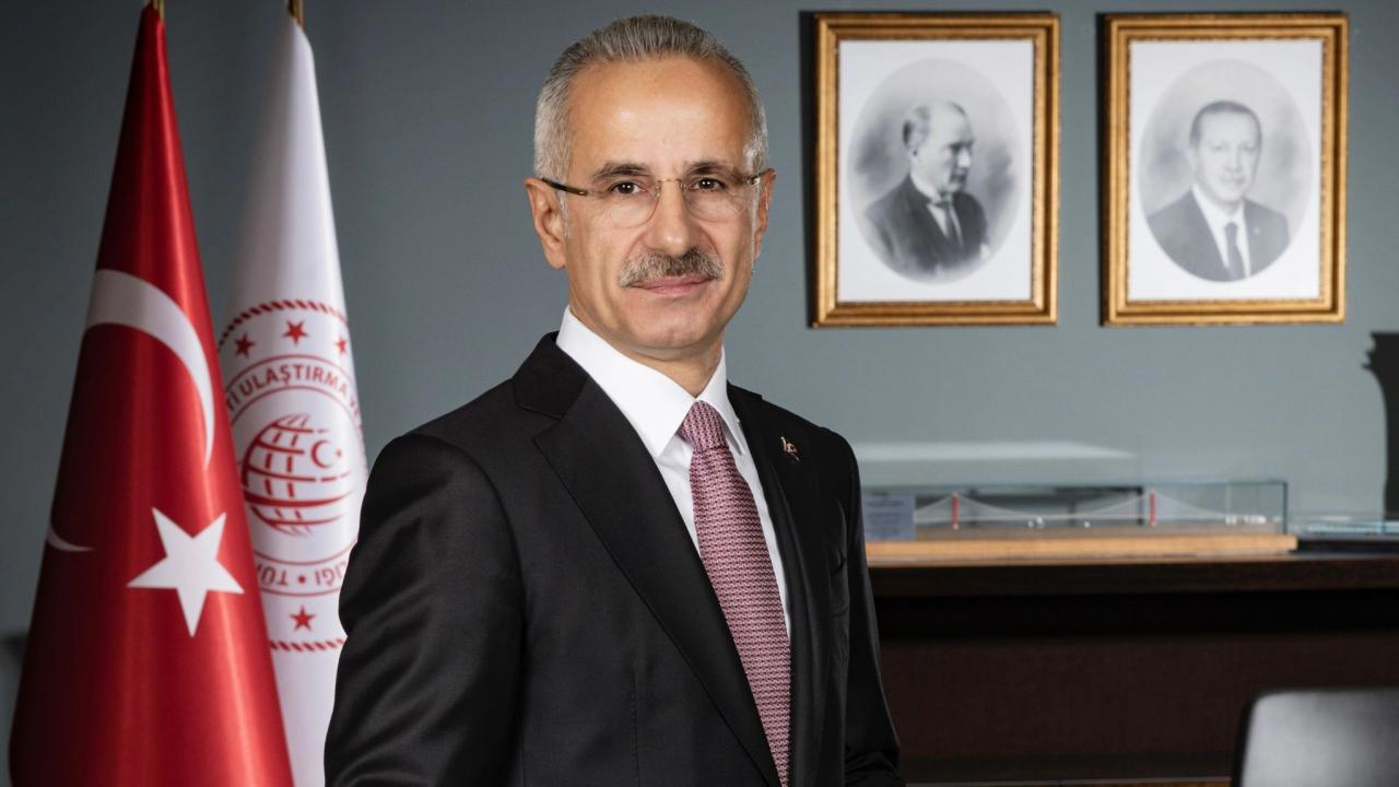 Bakan Uraloğlu: Ailece seyahat edenlere özel indirim çalışmaları devam ediyor