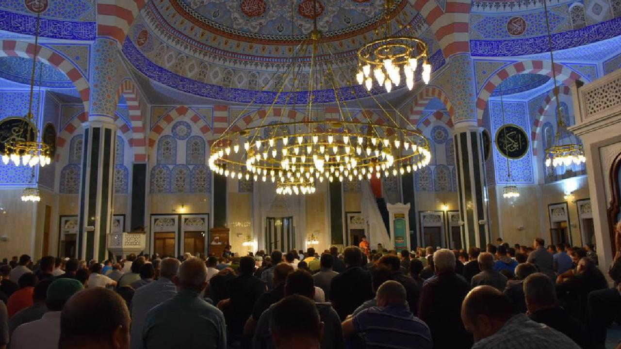 Regaip Kandili Bugün Müslümanlar İçin Önemli Bir Gün