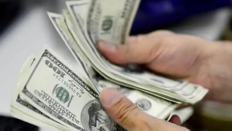 Dolar Kuru Bugün Neden Dalgalanıyor? 30 Nisan 2024 Fiyat Analizi