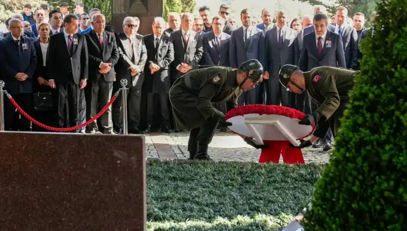 Turgut Özal, 8. Cumhurbaşkanı Mezarı Başında Unutulmadı