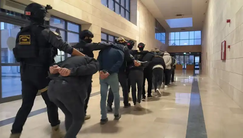 Türkiye Genelinde Yürütülen DAEŞ Operasyonlarında 298 Şüpheli Yakalandı