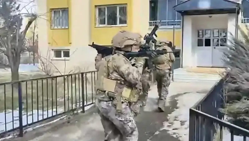 Bingöl'de DAEŞ Operasyonunda 3 Şüpheli Tutuklandı: Detaylar Ortaya Çıktı