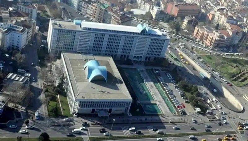 İBB Soruşturmasında WhatsApp Grubunun Gizli Mesajları Gündemde!