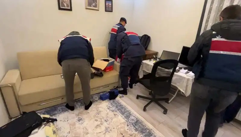 11 İlde Yüzlerce Polisin Katıldığı DHKP-C Operasyonu: 30 Gözaltı