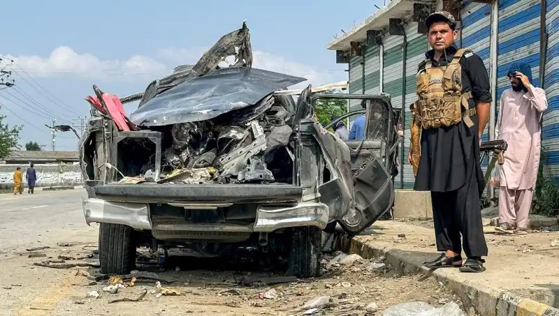 Pakistan'da Şok Edici Patlama: Hükümet Yetkilileri ve Polis Müdürü Hayatını Kaybetti