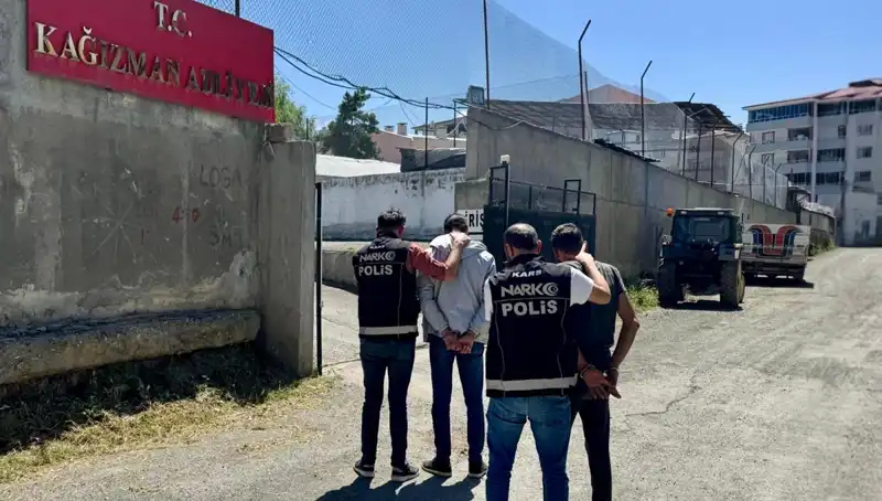 Kars'ta Uyuşturucu Operasyonu: İki Kişi Yakalandı, Şehirde Güvenlik Alarmı!