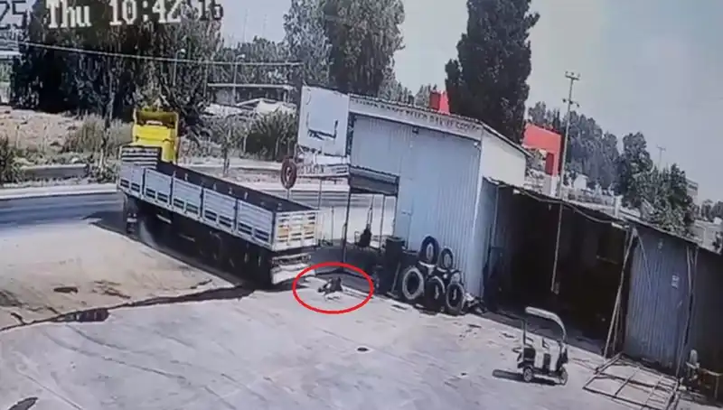 16 Yaşındaki Çocuk İşçi, Tamirhanede Tır’ın Altında Kalarak Hayatını Kaybetti