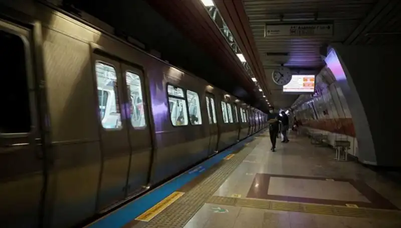 İstanbul'un Kalbinde Yeni Çağ: Taksim ve Şişhane İstasyonları Nihayet Açıldı!