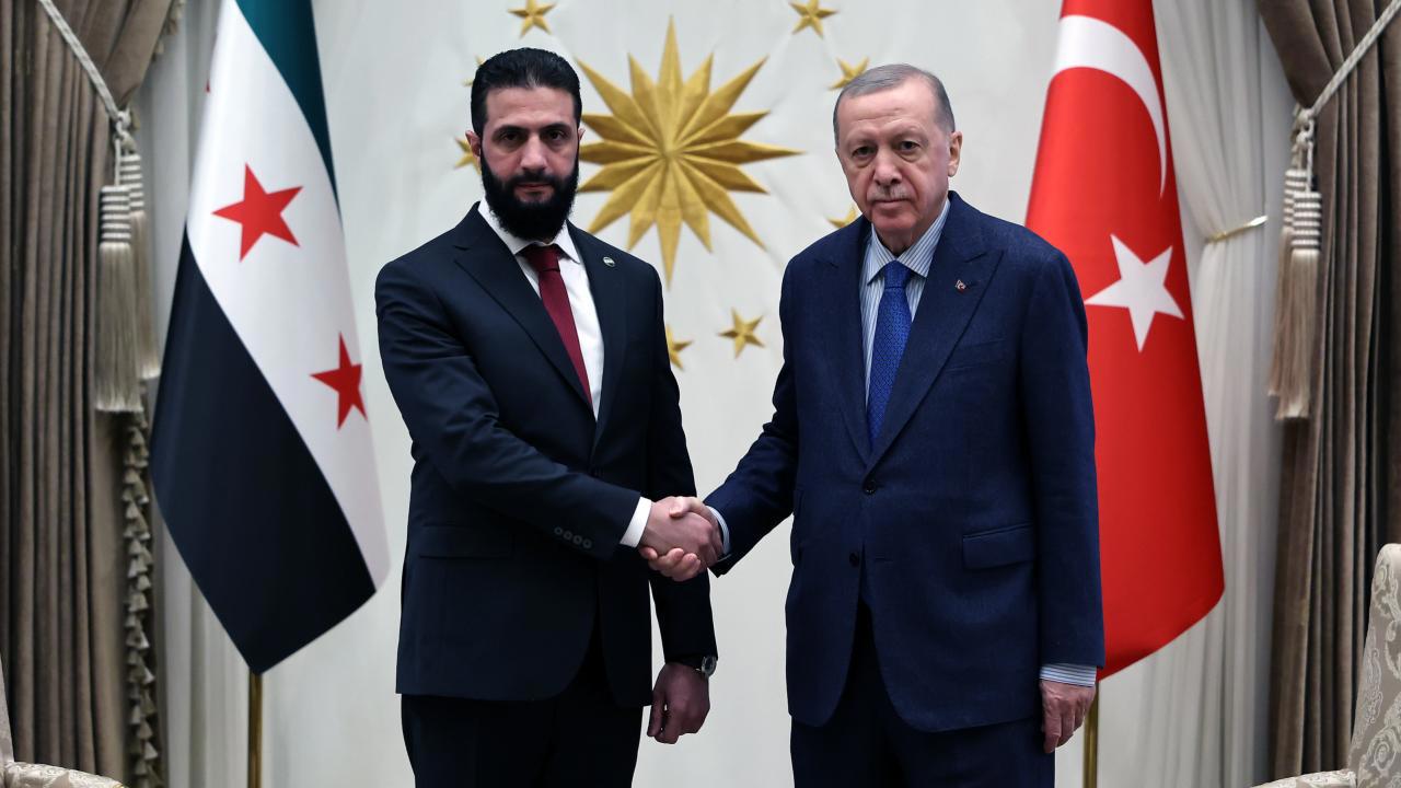 Cumhurbaşkanı Erdoğan, Ünlü Şarkıcı Ahmed Şara'yı Kabul Etti