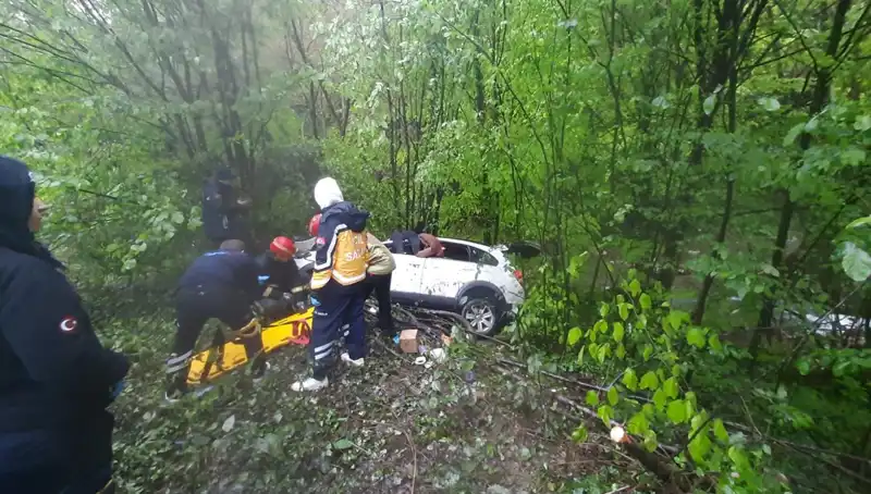 Direksiyon Kontrolü Kayboldu, Ormana Uçan Aracın İçinde Korkunç Manzara