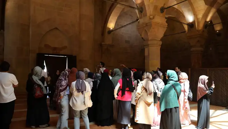 Dünyada Eşi Benzeri Olmayan Bir Kültürel Miras: Yüzlerce Dilin Yok Oluş Tehlikesi