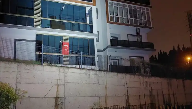 Sakarya'da Farklı Sebeplerle 4 Katlı Apartman Tahliye Edildi