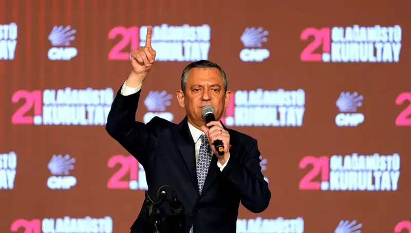 Özgür Özel'in "Cunta" Açıklaması Yargıya Taşındı: Siyasi Gerginlikler Artıyor