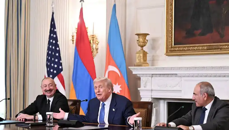 Aliyev'den Ermenistan'a Acil "Anayasa" Çağrısı: Zaman Kaybetmeyin!